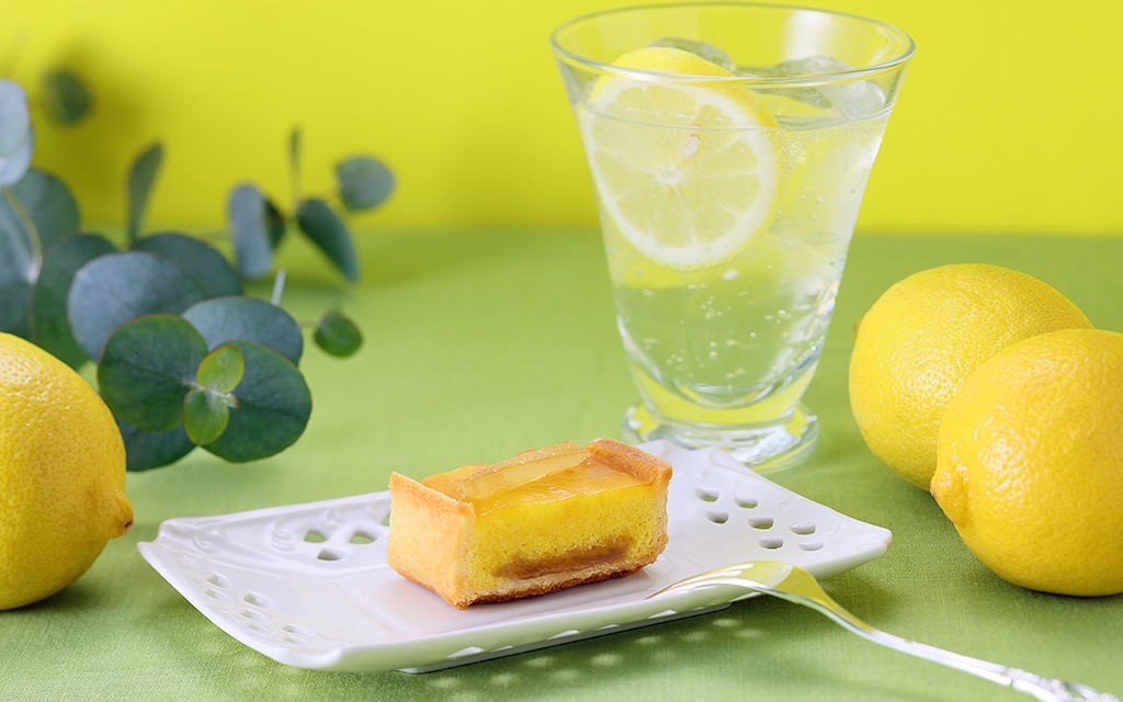 初夏の季節に瀬戸内産レモンタルトを
